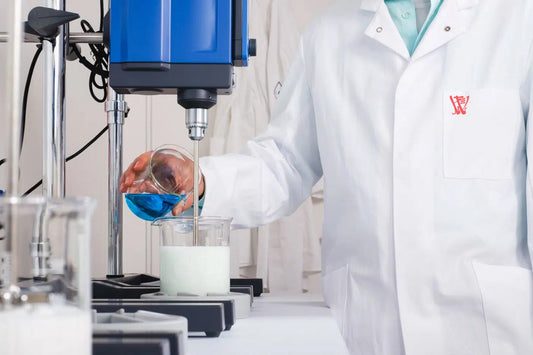 Technologie trifft Tradition: Revolutionäre Innovationen in K-Beauty und J-Beauty im Jahr 2025.